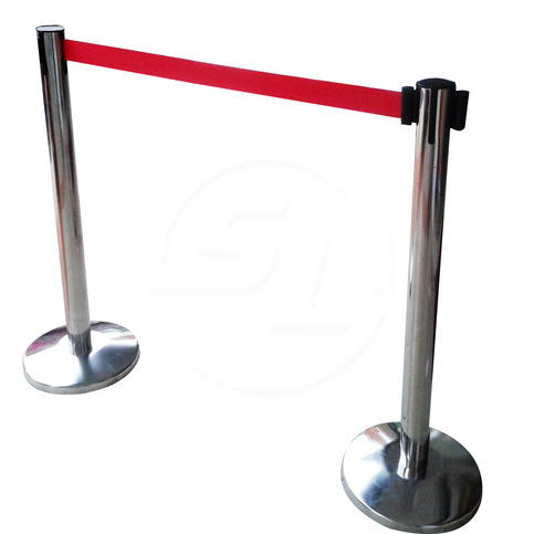 Queue-up Pole
