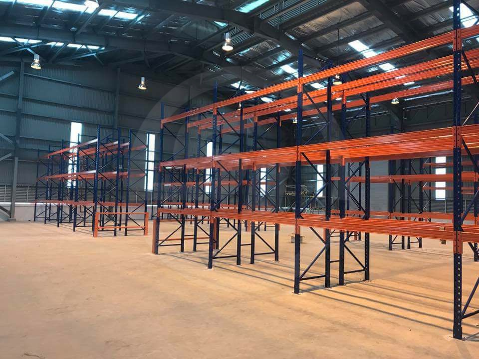 Very Narrow Aisle (VNA) Racking System